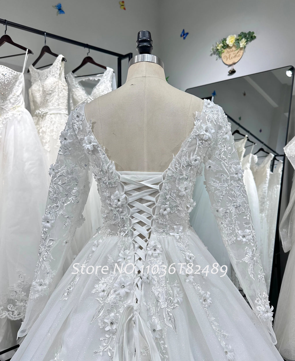 Hire Lnyer Crystal 3D Flowers Beading Pearls Sequins Sequins Appliques Shiny Long Sleeve Ball Gown Wedding Dress Real Photos