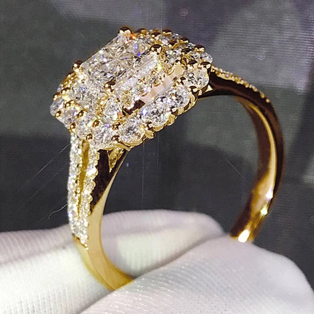 Huitan Gorgeous Square Shape Women Ring Full Bling Iced Out Micro Pave Crystal Zircon Dazzling Bridal Ring Wedding Engage Ring