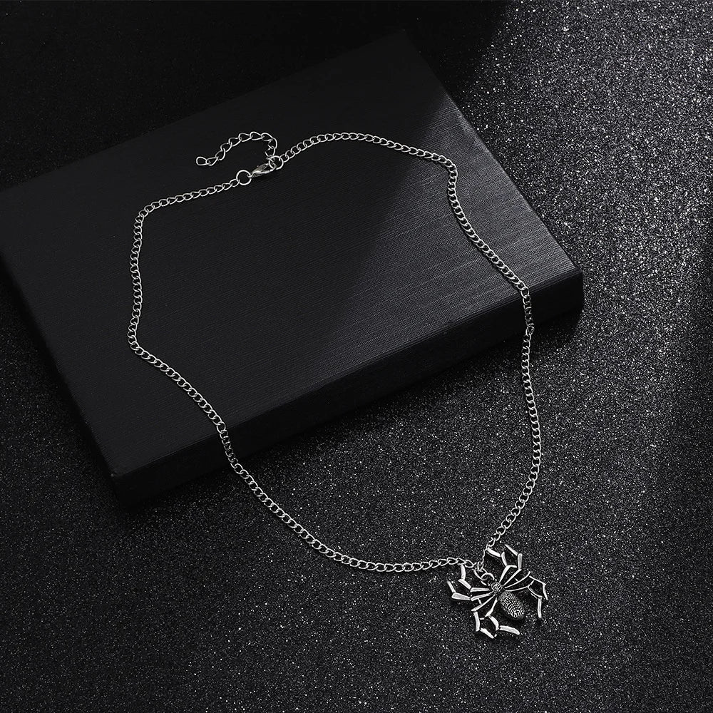 Punk Spider Necklace for Women Men Vintage Simulated Insect Charm Street Style Choker Necklace DIY Jewelry Party Gifts 2023