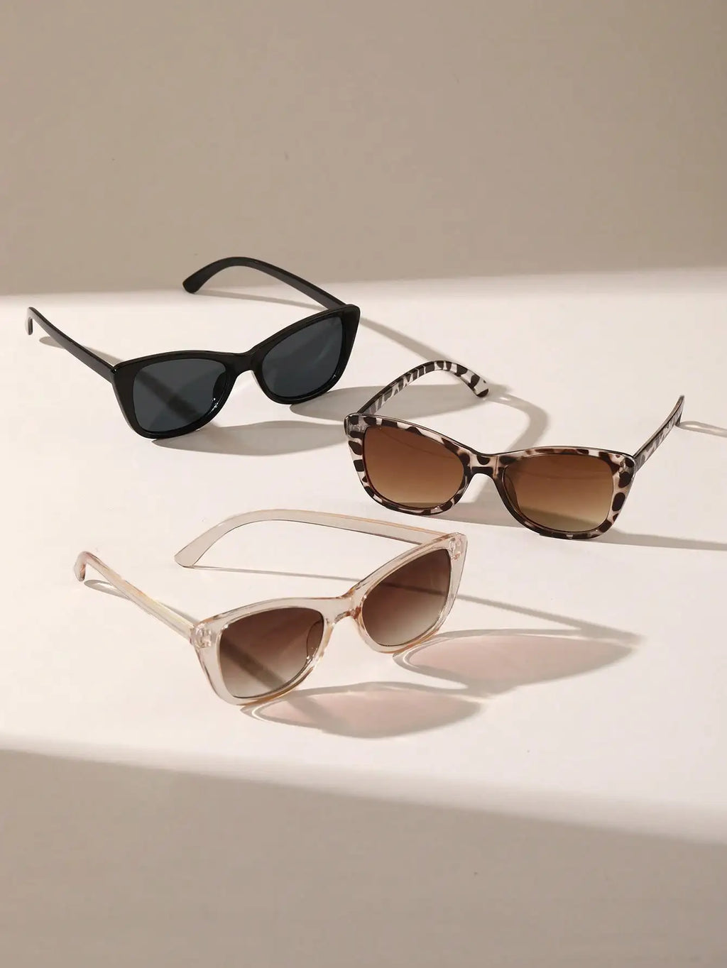 3 PCS Unisex Plastic Cat-eye Shape Fashion Sunglasses For Street Photography And Vacation Trips