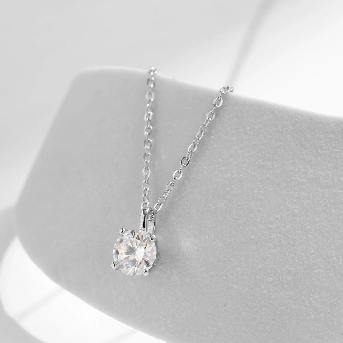 MODIAN 1CT Prong Setting Moissanite Necklace D color VVS1 Lab Diamond Pendant For Women 925 Sterling Silver Wedding Jewelry