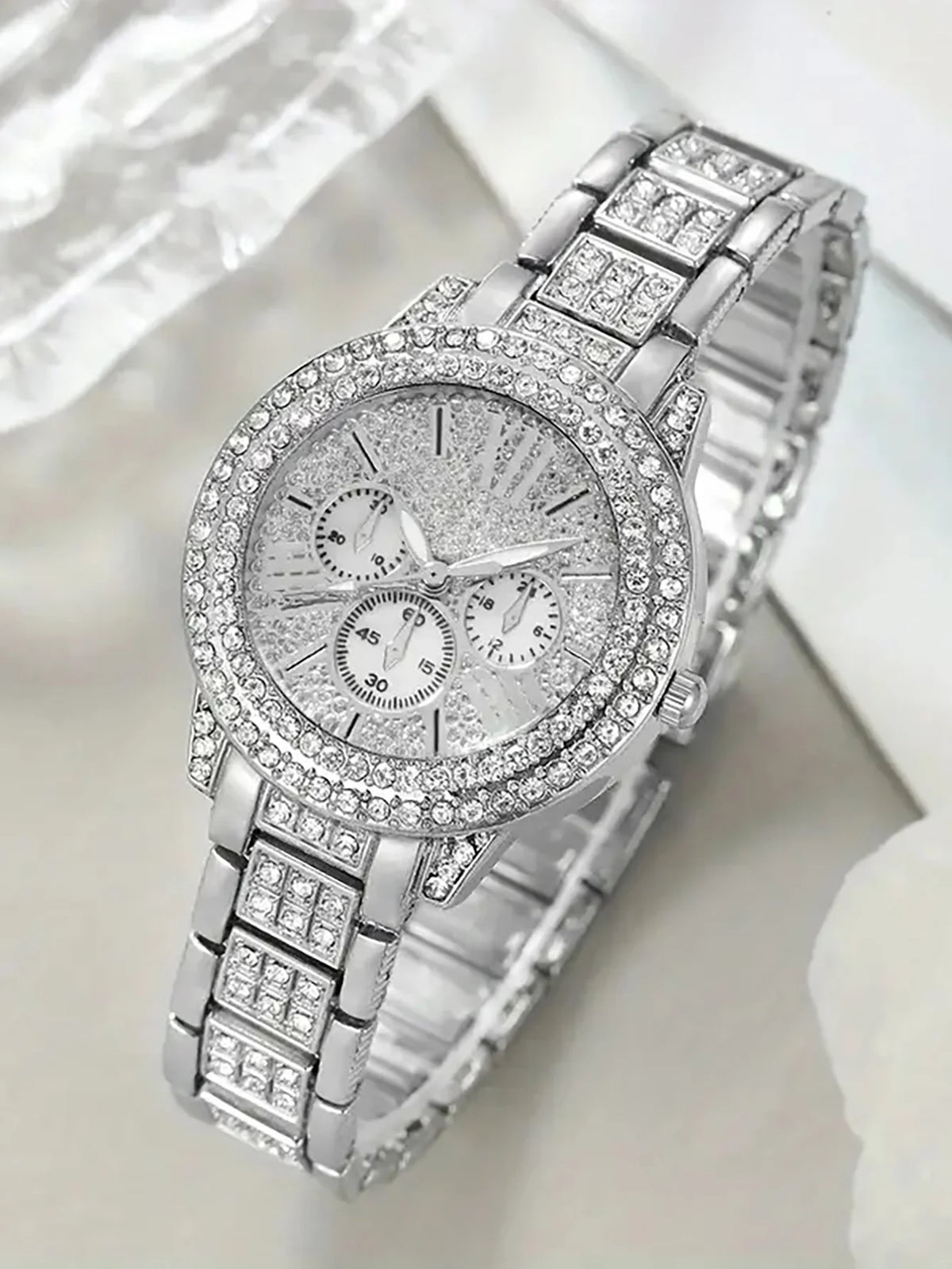 Luxurious Fashion Ladies round Shell Quartz Watch Set with Feathers Shaped Embedded Jewelry Accessory Ideal Gift