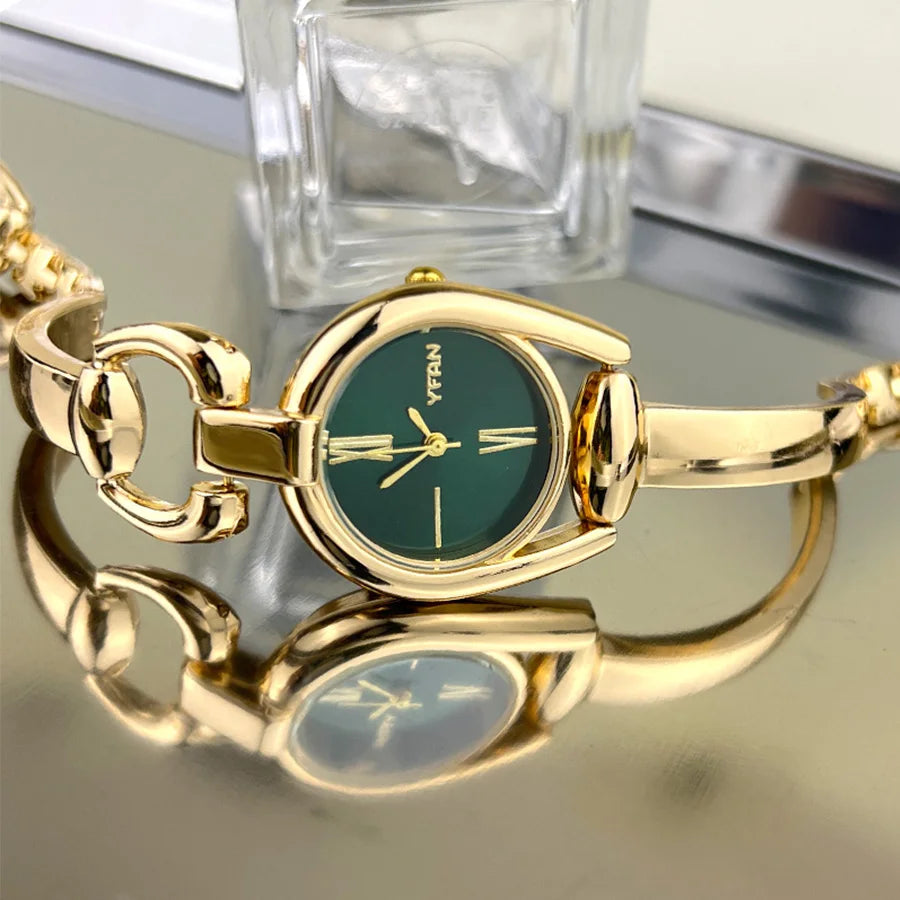 Fashionable Retro Button Wristband Bracelet Quartz Watch for Women Casual High-End Feel New Model Women's Watch Bracelet