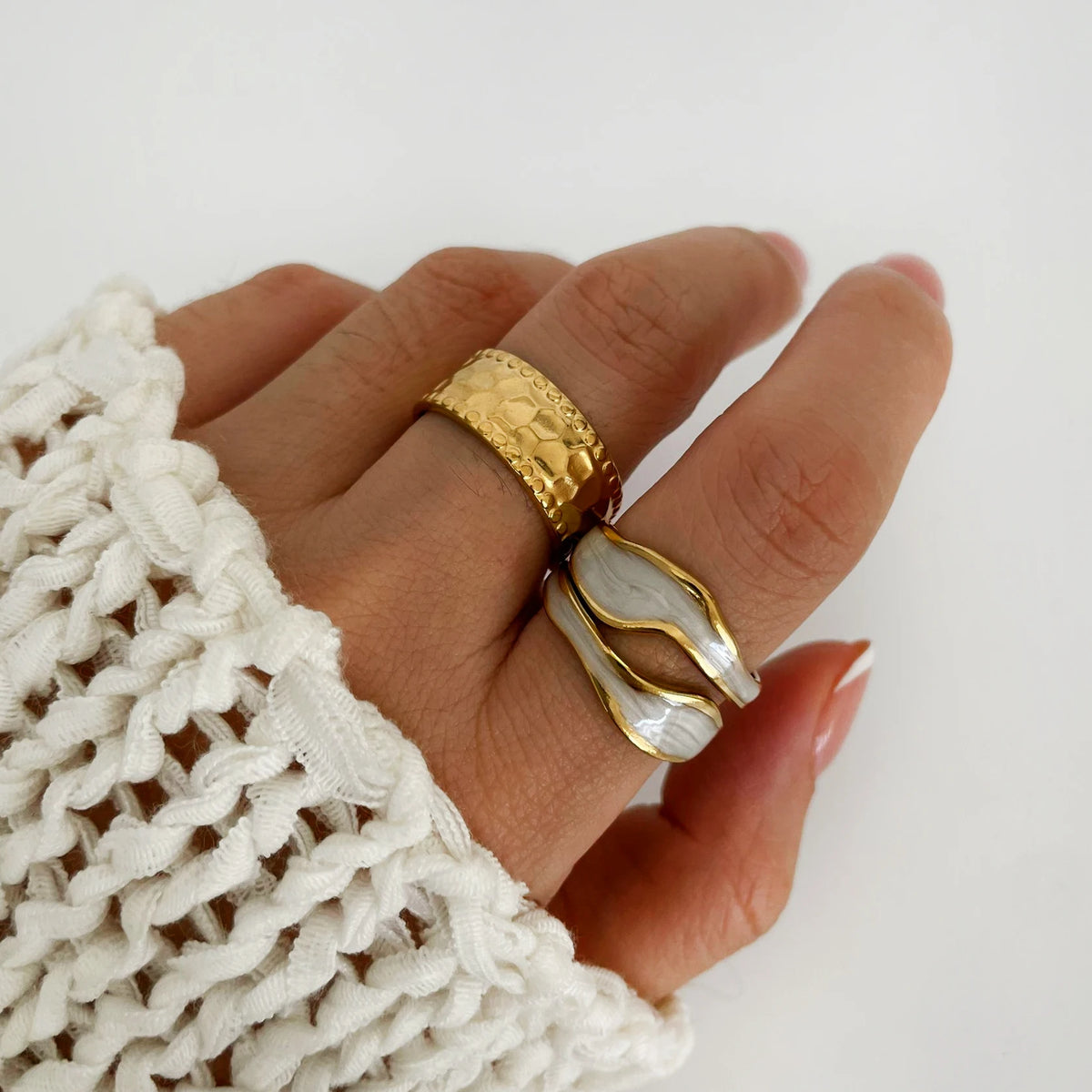 Peri'sbox Trendy Retro Double Enamel White Opening Rings for Women Stainless Steel Gold Plated Hammered Ring Adjustable Jewelry