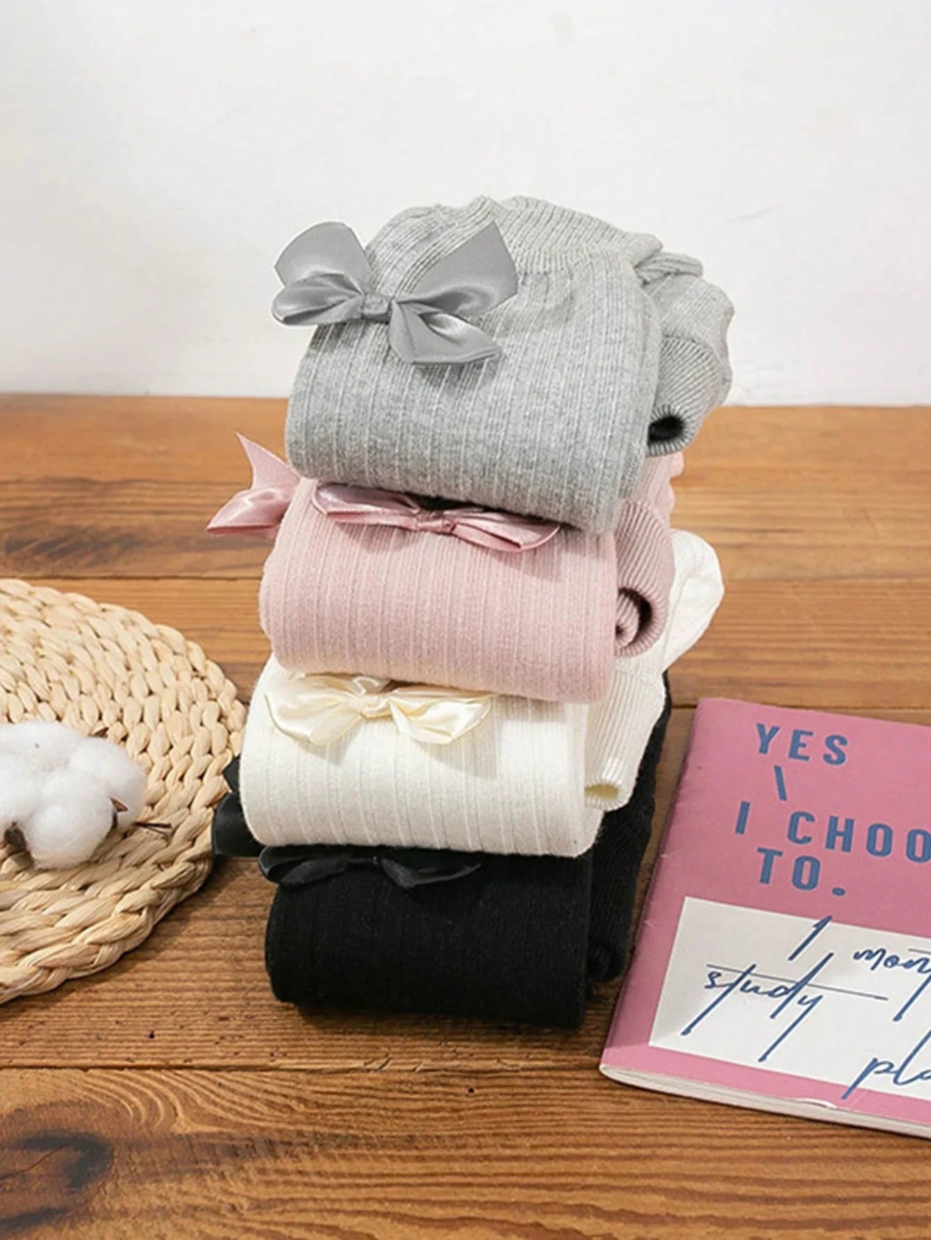 1 Pair of Children's Bowknot Cashmere Pantyhose, Thickened for Warmth, Tight Leggings for Winter Daily Wear for Girls Aged 1 to 9