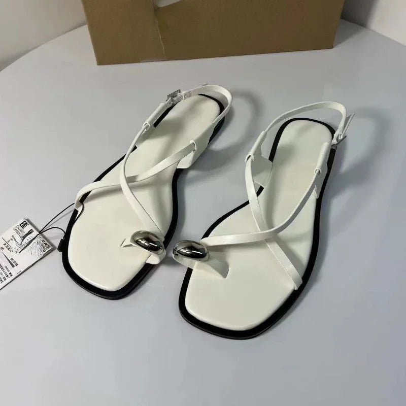 Brand Design Women Flat Sandals Clip Toe Leisure Outside Beach Shoes for Lady Fashion Metal Decoration 2025 Summer Footwear