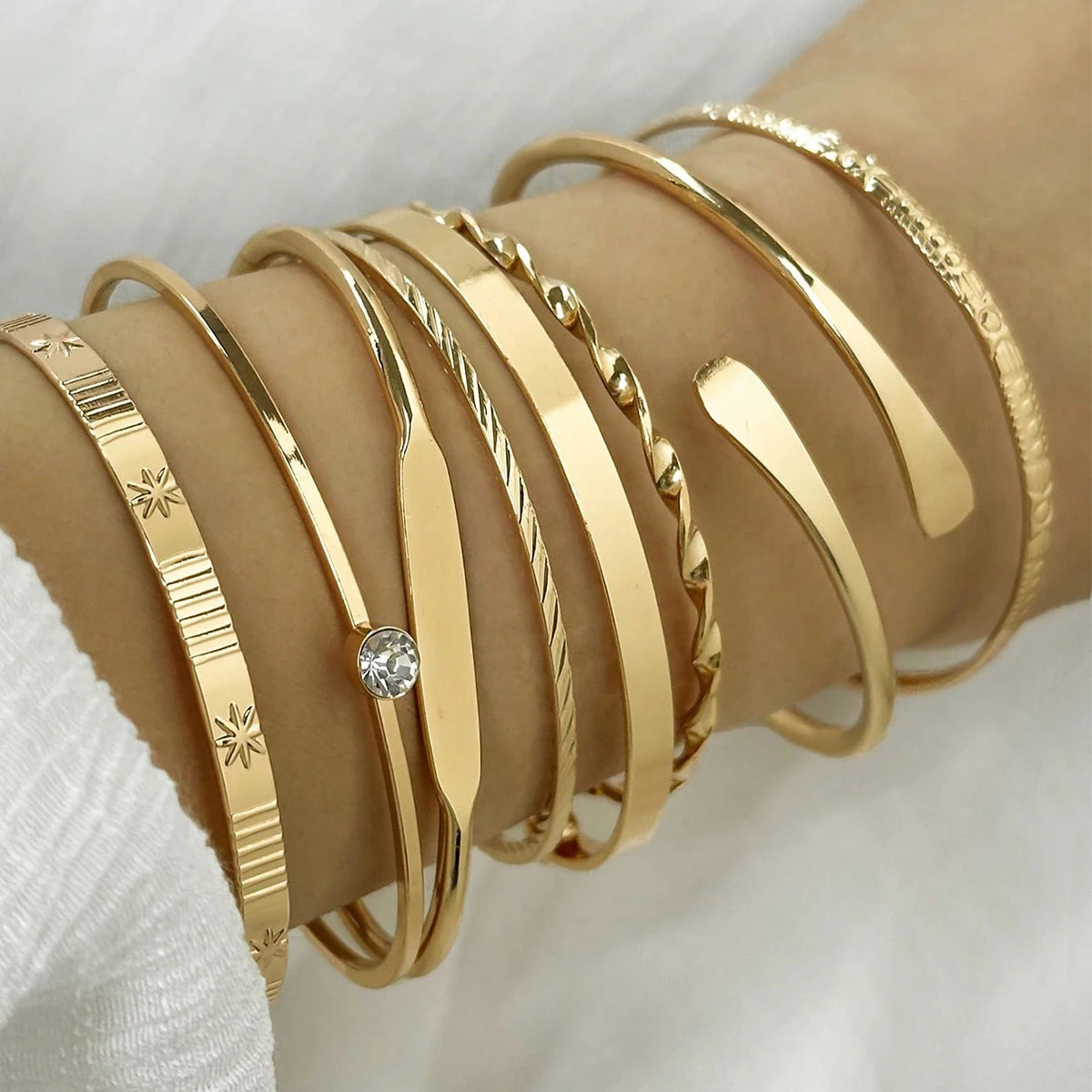 8pcs/set Fahsion Twist Texture Crystal Geometric Bangles Bracelets Set for Women Statement Jewelry Accessories