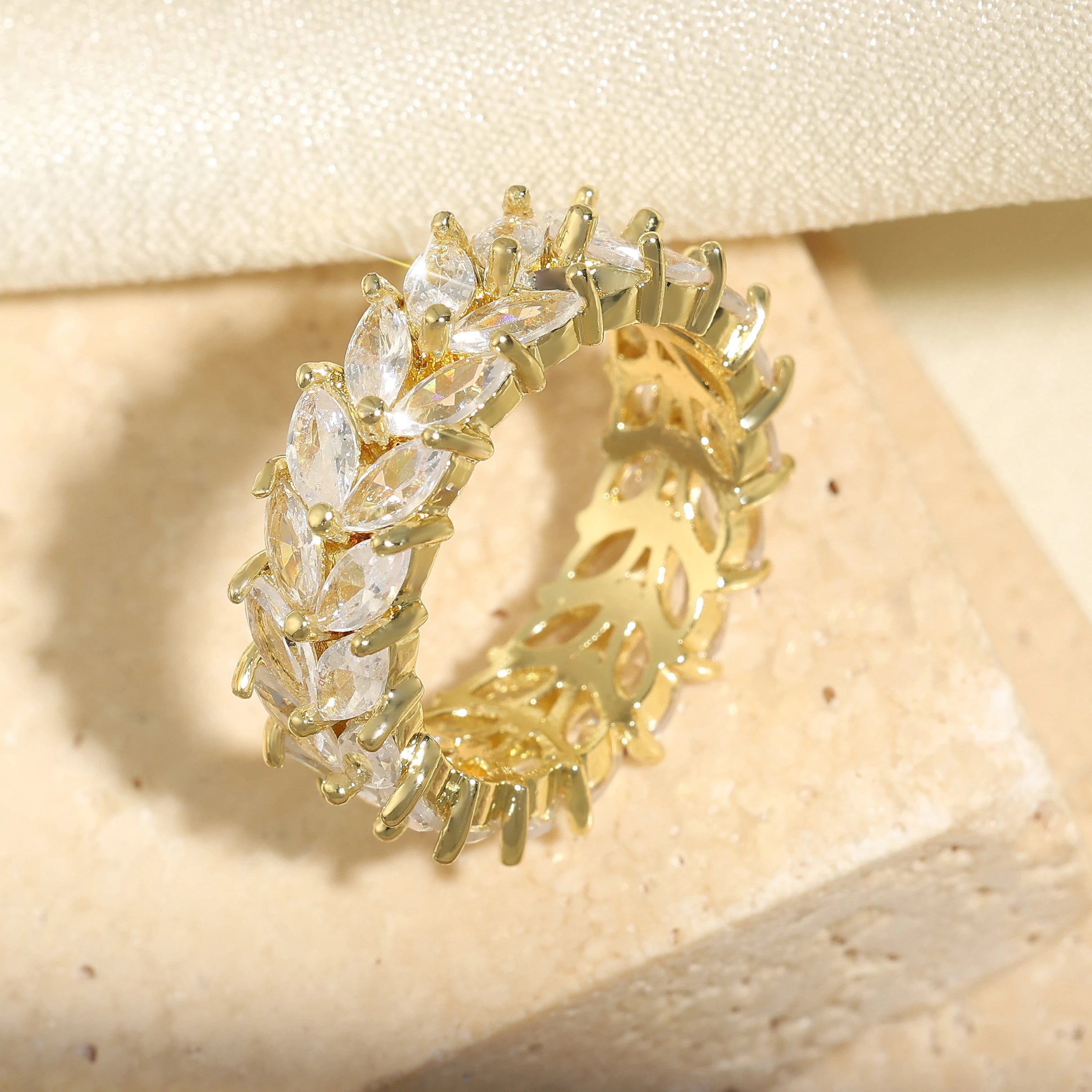 Classic Cubic Zirconia Engagement Rings for Women Luxury 18K Gold Color Plated Wedding Party Jewelry
