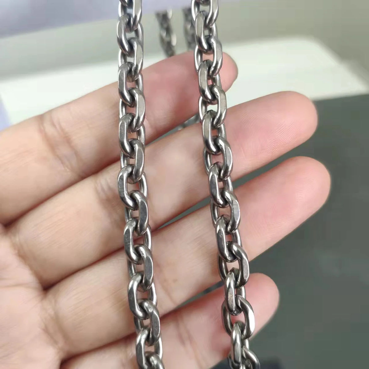 TA1 /Grade 1 Titanium 7mm Unisex O Shaped Chain Necklace Surface Cut Angle Chain Necklaces for Men & Women Gifts