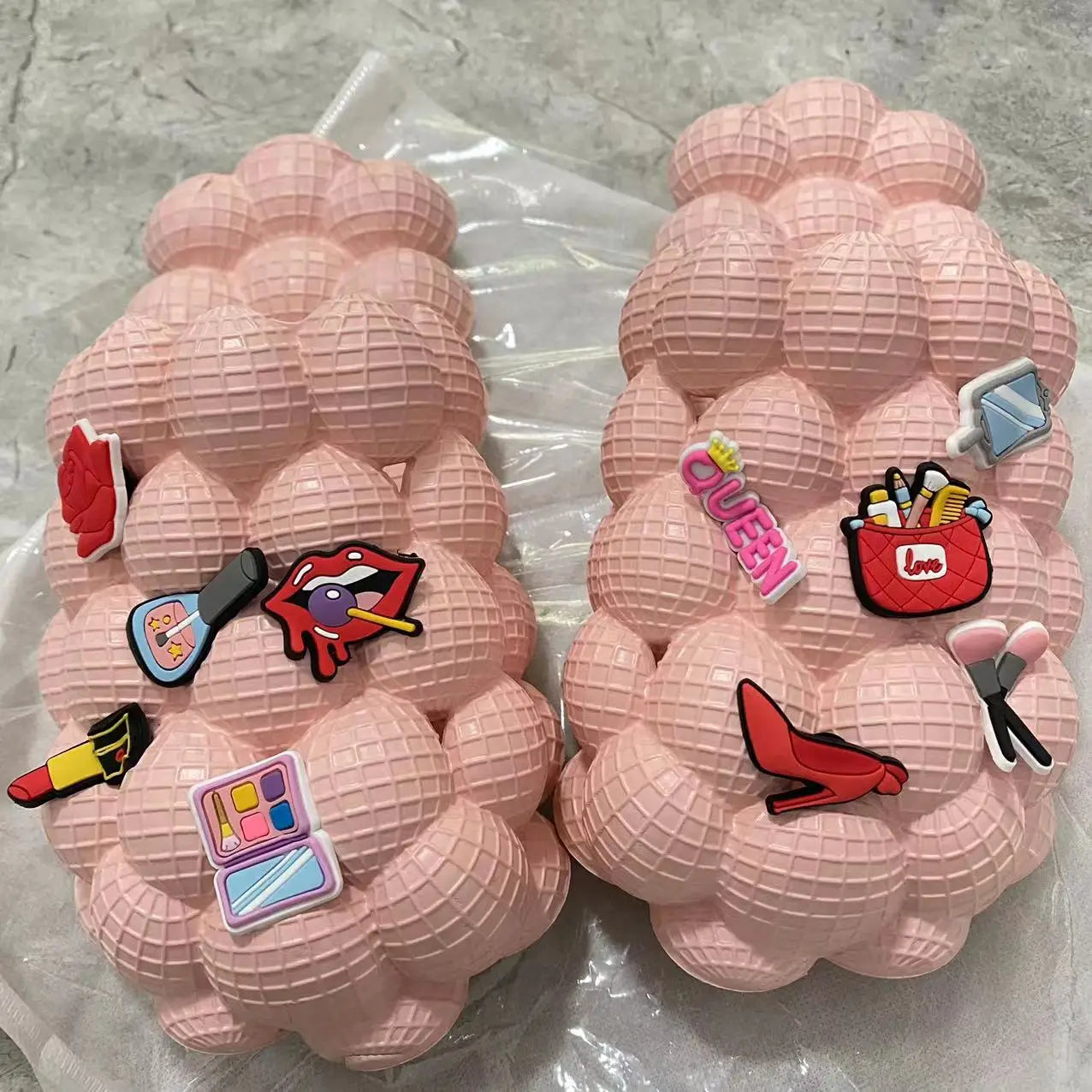 Unisex Summer Slides For Women Outdoor Close Toe Slippers Bubble Massage Litchi Sandals Brand Fashion Designer Sandals Men Clogs