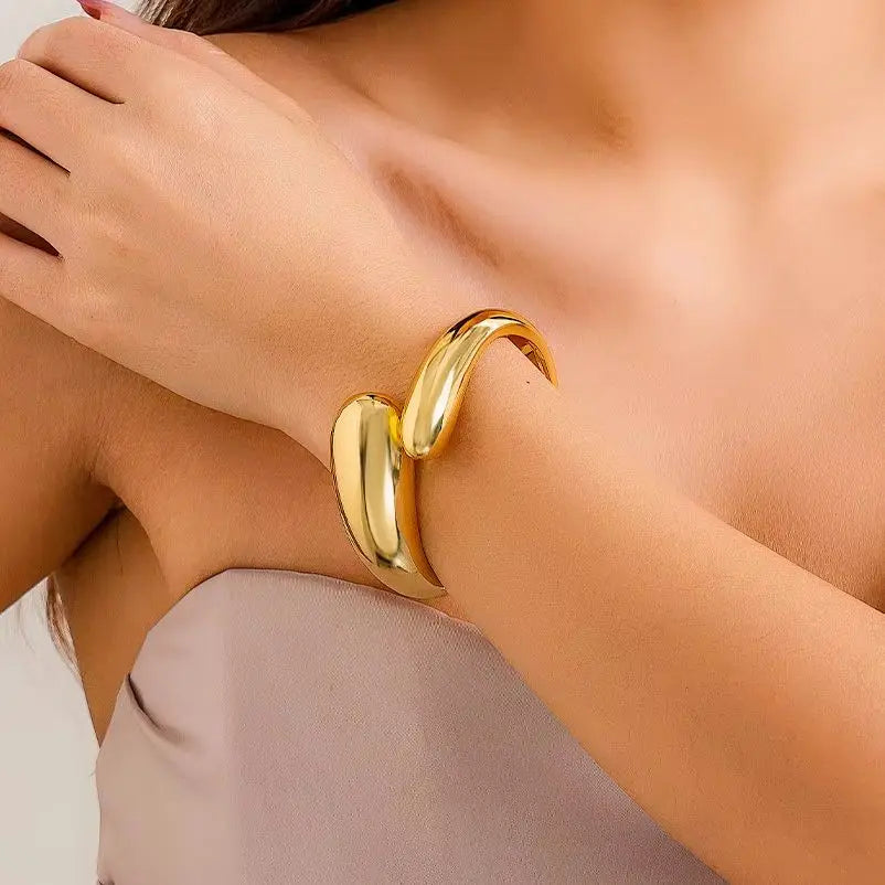Ingemark Luxury Geometric Water Drop Spring Bangles Women Punk Glossy Gold Color Heavy Metal Wide Bracelet Party Banquet Jewelry
