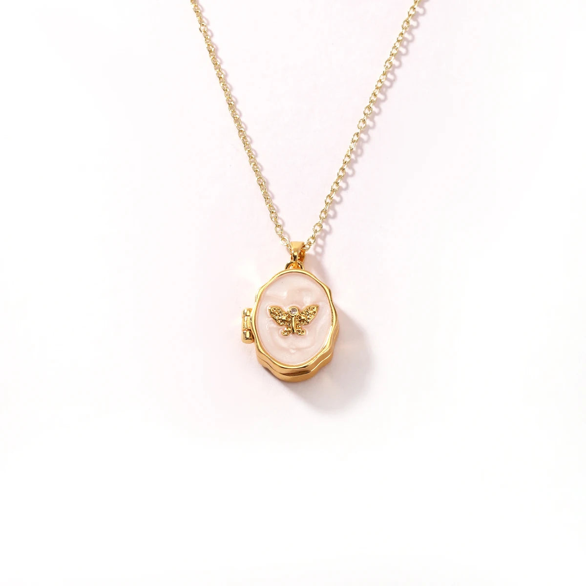 Vintage Enamel Heart Photo Locket Pendant Necklace for Women Minimalist Luxurious Non-Fading Stainless Steel Jewelry Accessory