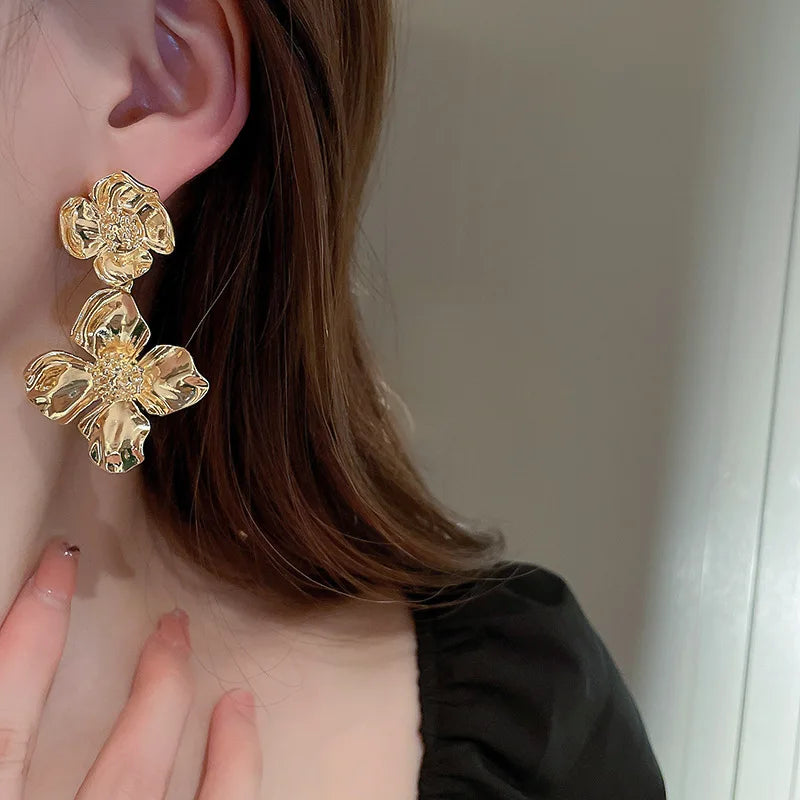 Flower Shaped Metal Dangle Earrings Exaggerated European and American Fashion Earrings Temperament Woman Banquet Jewelry K