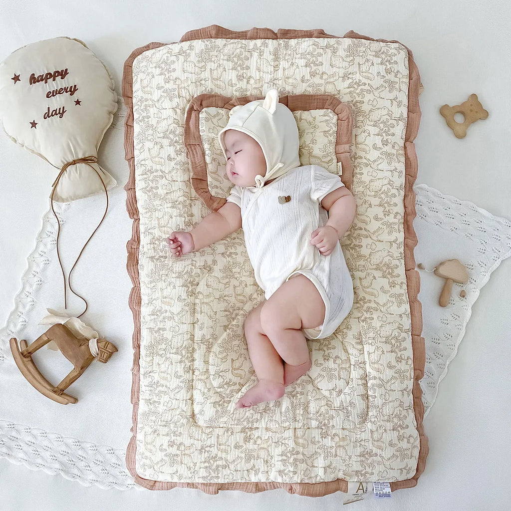 INS Winter Cartoon Print Beanie Velvet Mattress Maternity Room Mat Breathable and Comfortable Newborn Baby Sleeping with Pillow