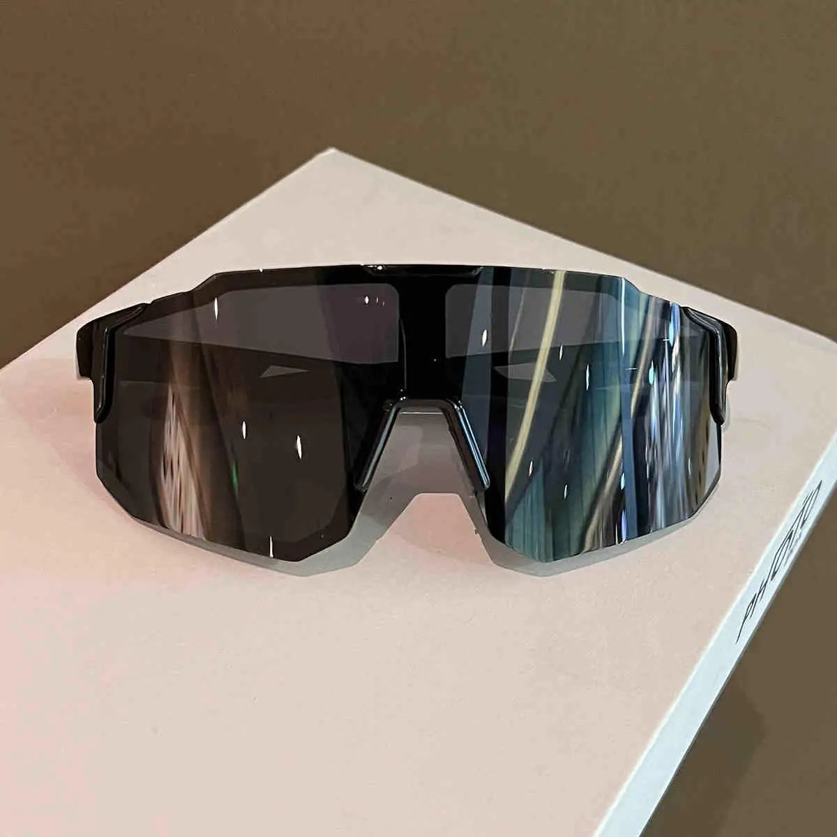 Cycling Sunglasses Large Frame UV400 Shades UV Protection Outdoor Sports Windproof Anti-Ultraviolet Hiking Climbing Goggles