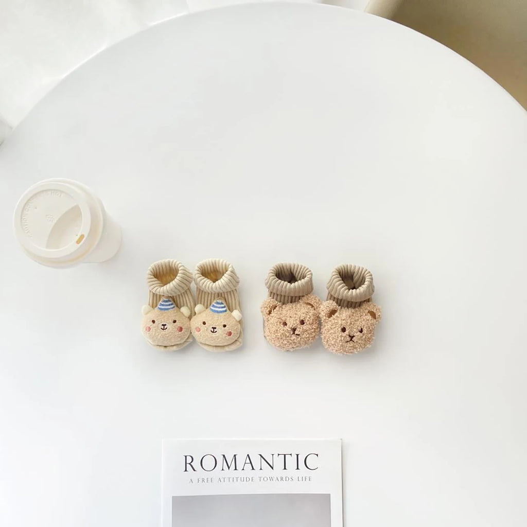 2PCS/Set Cartoon Baby Hat Socks Cute Animal Doll Boy Girl Winter Knitted Pullover Hats Woolen Warm Newborn Short Socks Beanies
