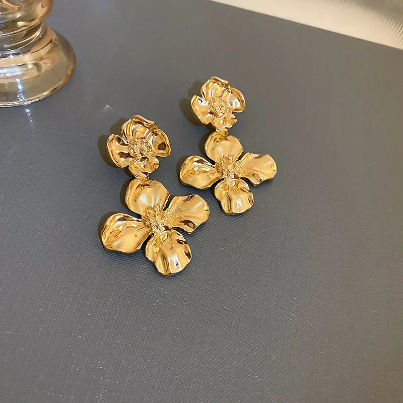 Flower Shaped Metal Dangle Earrings Exaggerated European and American Fashion Earrings Temperament Woman Banquet Jewelry K