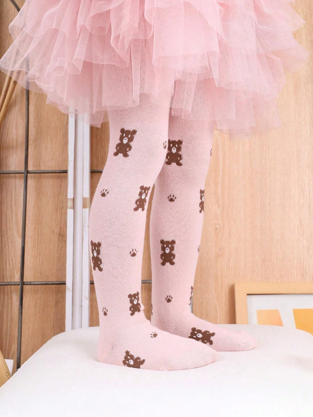 1 Pair of Cute Four-Season Base Pantyhose with Little Bear Patterns for Baby Girls, Suitable for Daily Wear by Girls Aged 1 to 12