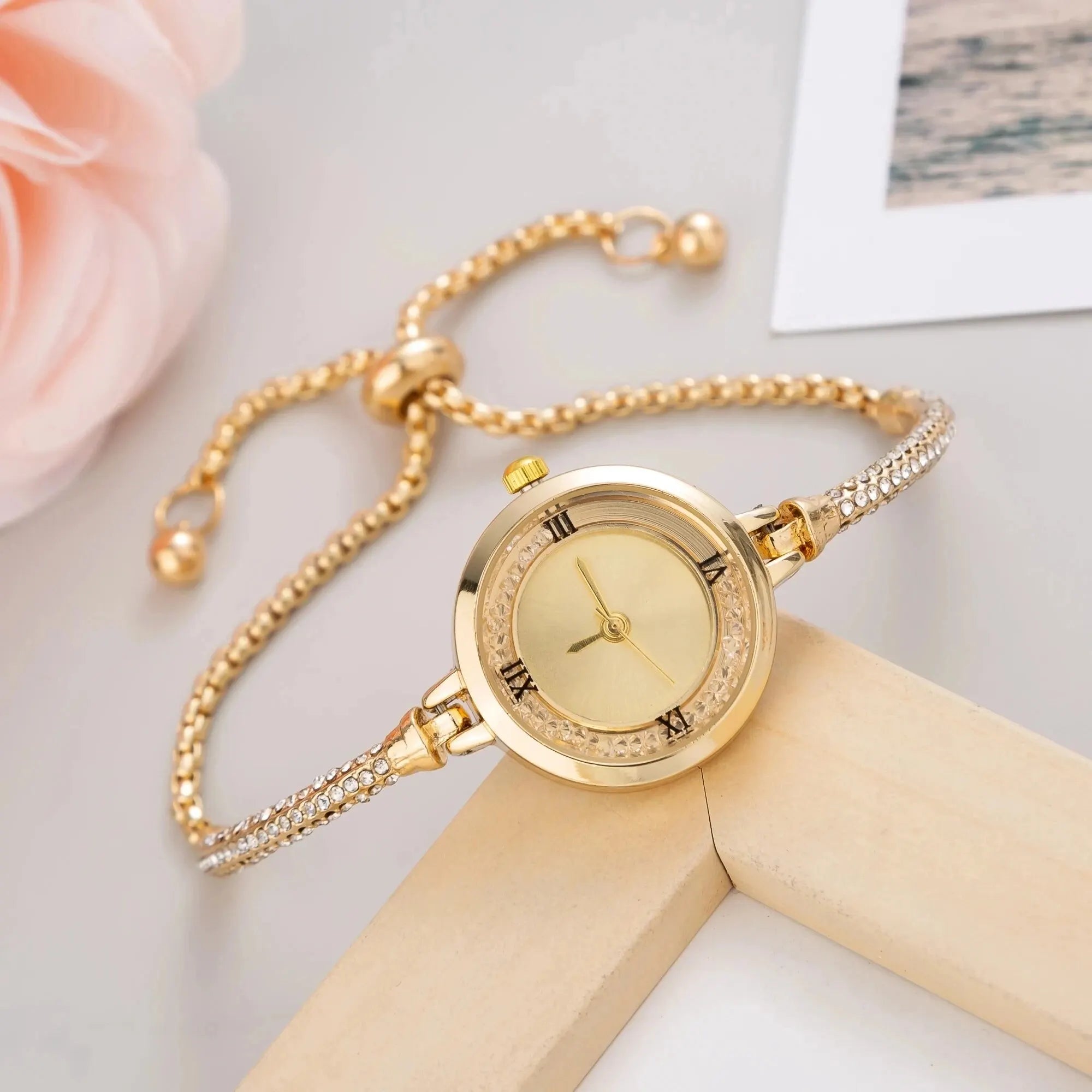 2024 Fashion Women's Wristwatch Gold Bracelet Small Dial Elegant Watch New Cute Women Steel Bracelet Watch Quartz Wristwatch