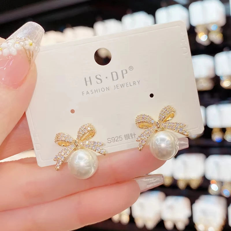 1par Micro Set Zircon Bow Pearl Pendant Earrings 2025 New Design Jewelry For Womens and Girls Fashion Ear Accessories