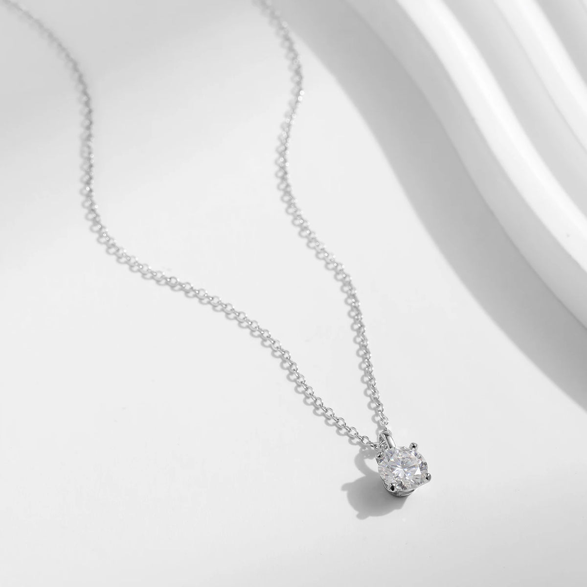 MODIAN 1CT Prong Setting Moissanite Necklace D color VVS1 Lab Diamond Pendant For Women 925 Sterling Silver Wedding Jewelry