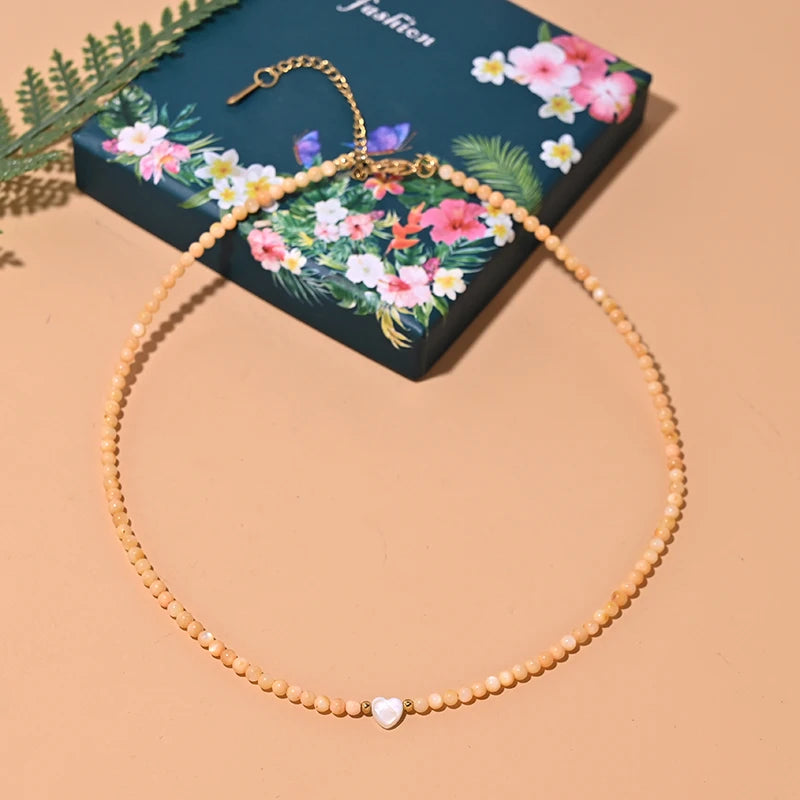 MOON GIRL Mother of Pearl Beads Heart Choker Fashion Dyed Natural Shell Necklace for Women Stainless Steel Collares Femme