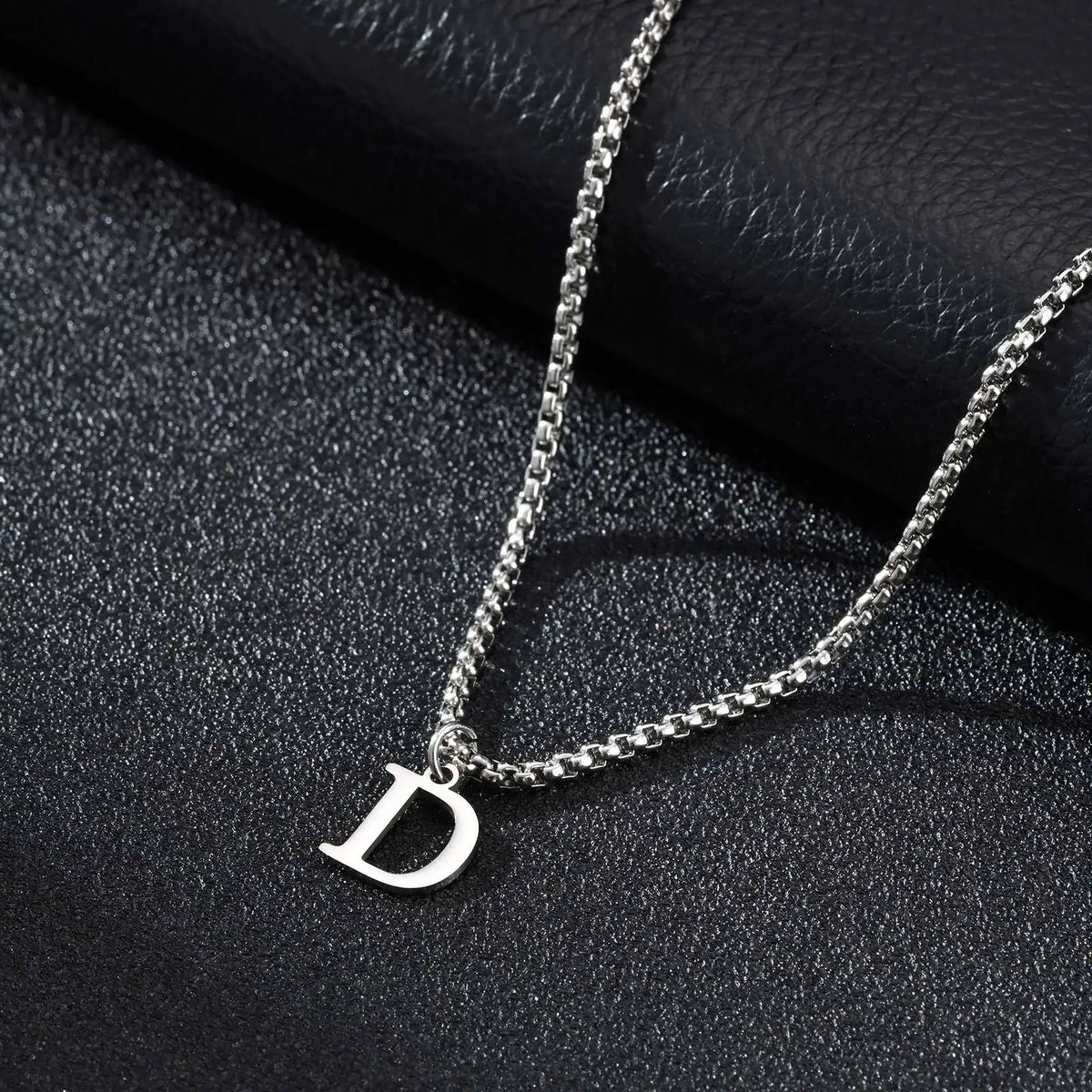 Vnox Simple A-Z Letter Necklace for Men, Waterproof Stainless Steel 26 Letters Pendant Necklace，Men’s Minimal Initial Necklace
