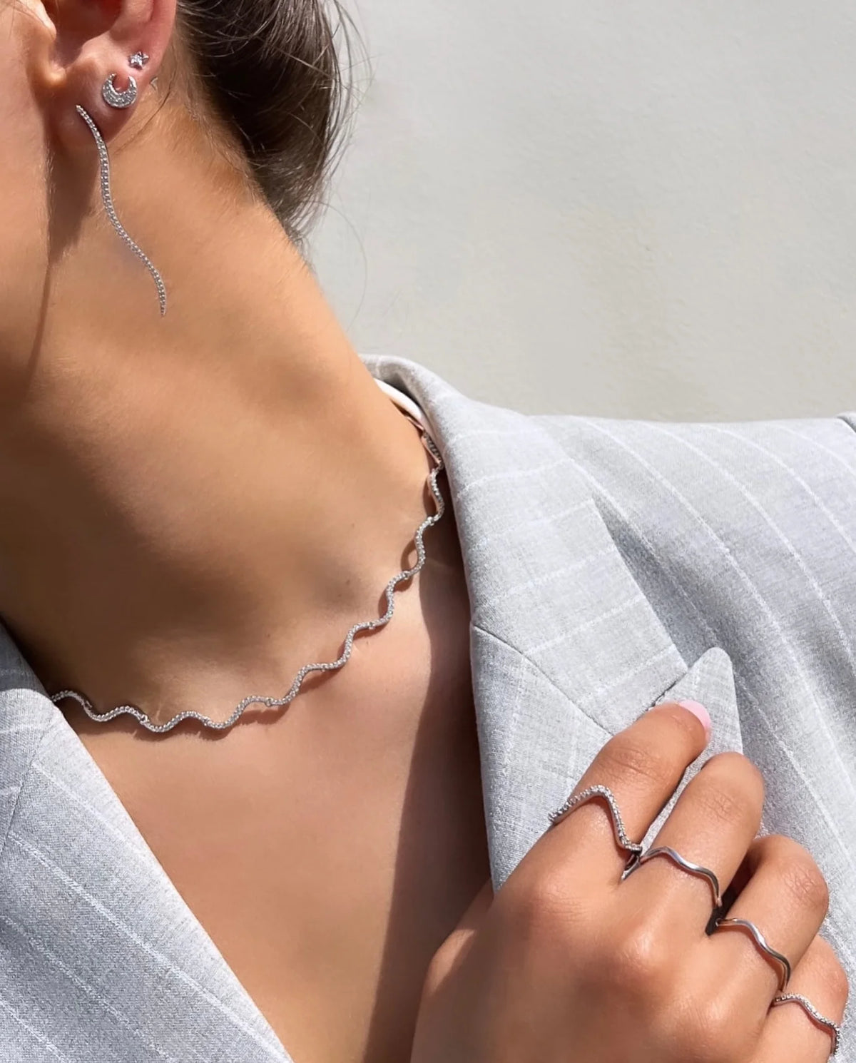 Micro Paved Sparking 5A CZ Fashion Women Choker Geometric Curved Bar Wave Charm Necklace