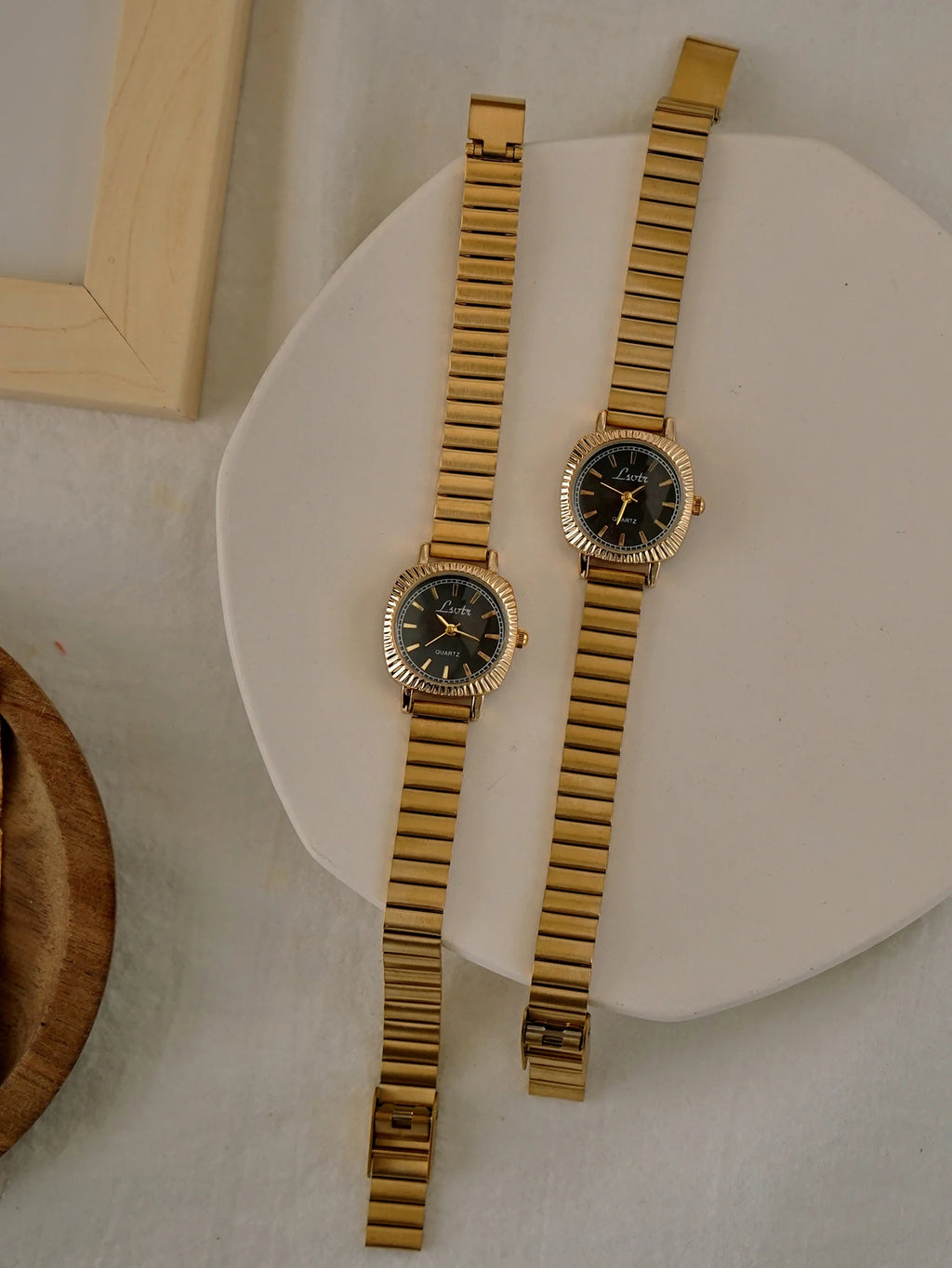 1 Piece of New Fashionable and Simple Gold Stainless Steel Women's Watch, Business Casual, Elegant, Retro Style, Waterproof, Women's Quartz Watch, Suitable as a Holiday Gift