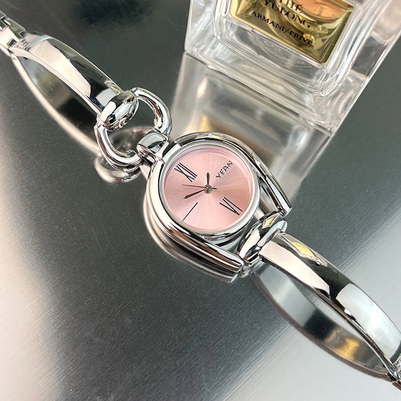 Fashionable Retro Button Wristband Bracelet Quartz Watch for Women Casual High-End Feel New Model Women's Watch Bracelet