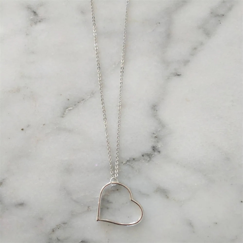 Simple Trend Style Hollow Pendant Necklace Long Necklace Female Light Luxury Niche Fashion Party New Heart Pendant Gift Jewelry