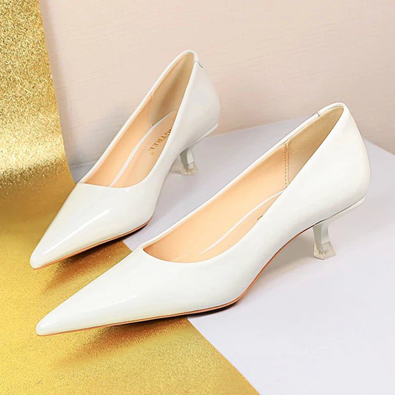 Patent Leather Mid Heel Women Shoes 2026 Spring New Kitten Heels 4.5 Cm Pointed Shoes Women Pumps Occupational OL Office Heels