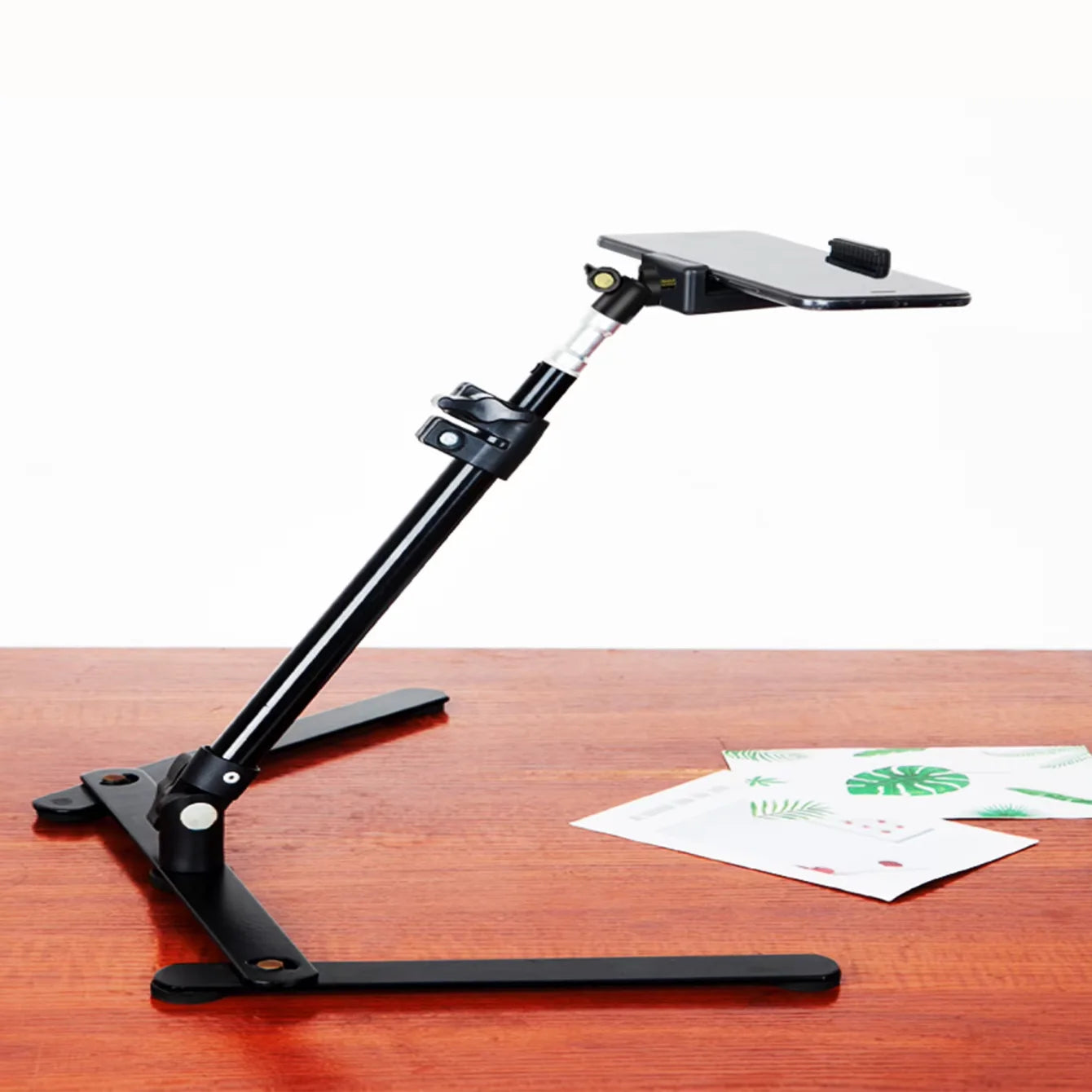 Multi-angle Stand Suitable for Live Streaming Shooting and Recording Life Compatible with Any Smartphone