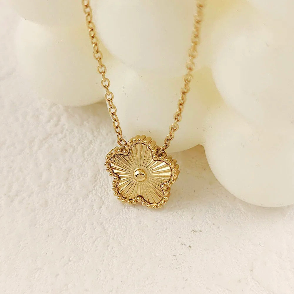 Classic five-leaf clover shell pendant, high quality waterproof metal 18K women's necklace, wedding party jewelry
