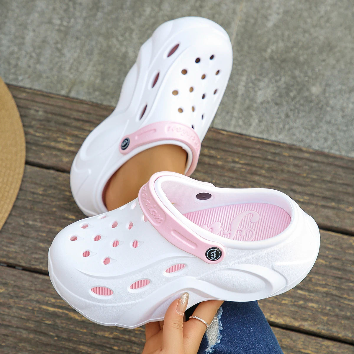 Women's Chunky Platform Clogs Thick Sole Sandals  EVA Light Garden Shoes for Women Outdoor Beach Slippers wedge