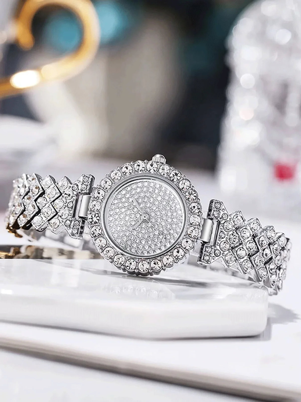 2026 Diamond studded Starry Sky Women's Quartz Bracelet Watch Fashion Versatile Women's Watch Student Korean Edition Watch
