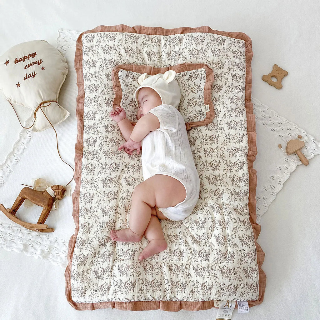 INS Winter Cartoon Print Beanie Velvet Mattress Maternity Room Mat Breathable and Comfortable Newborn Baby Sleeping with Pillow