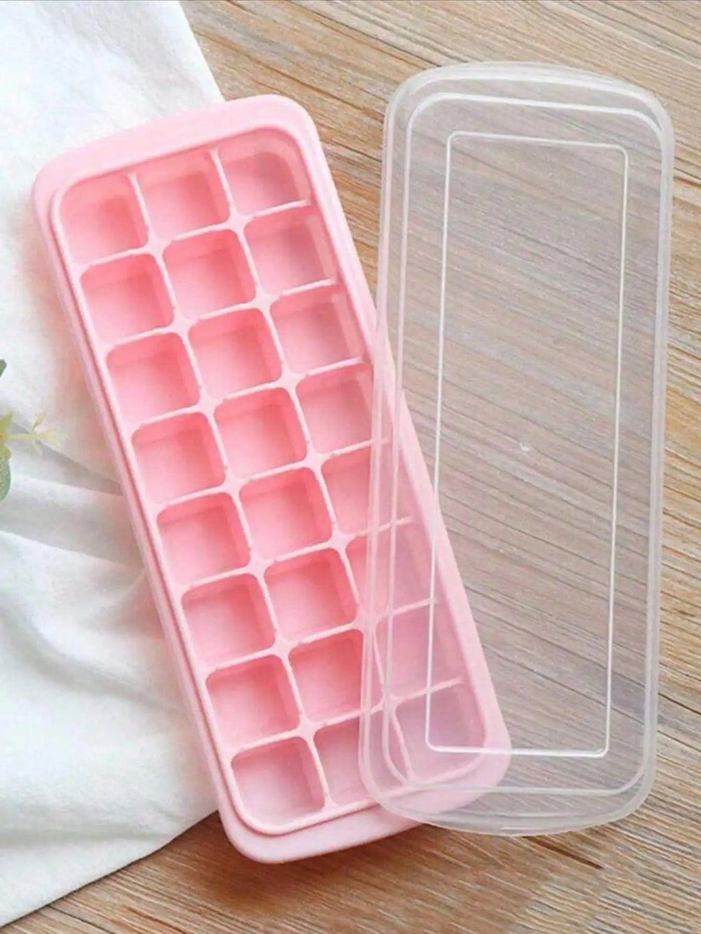 1/2/4pcs Silicone Ice Cube Trays, Easy Release & Flexible, 14-Cavity 4-Color Mixed With Anti-Spill Removable Lids, Stackable With Lid, Kitchen Accessories, Small Kitchen Tools