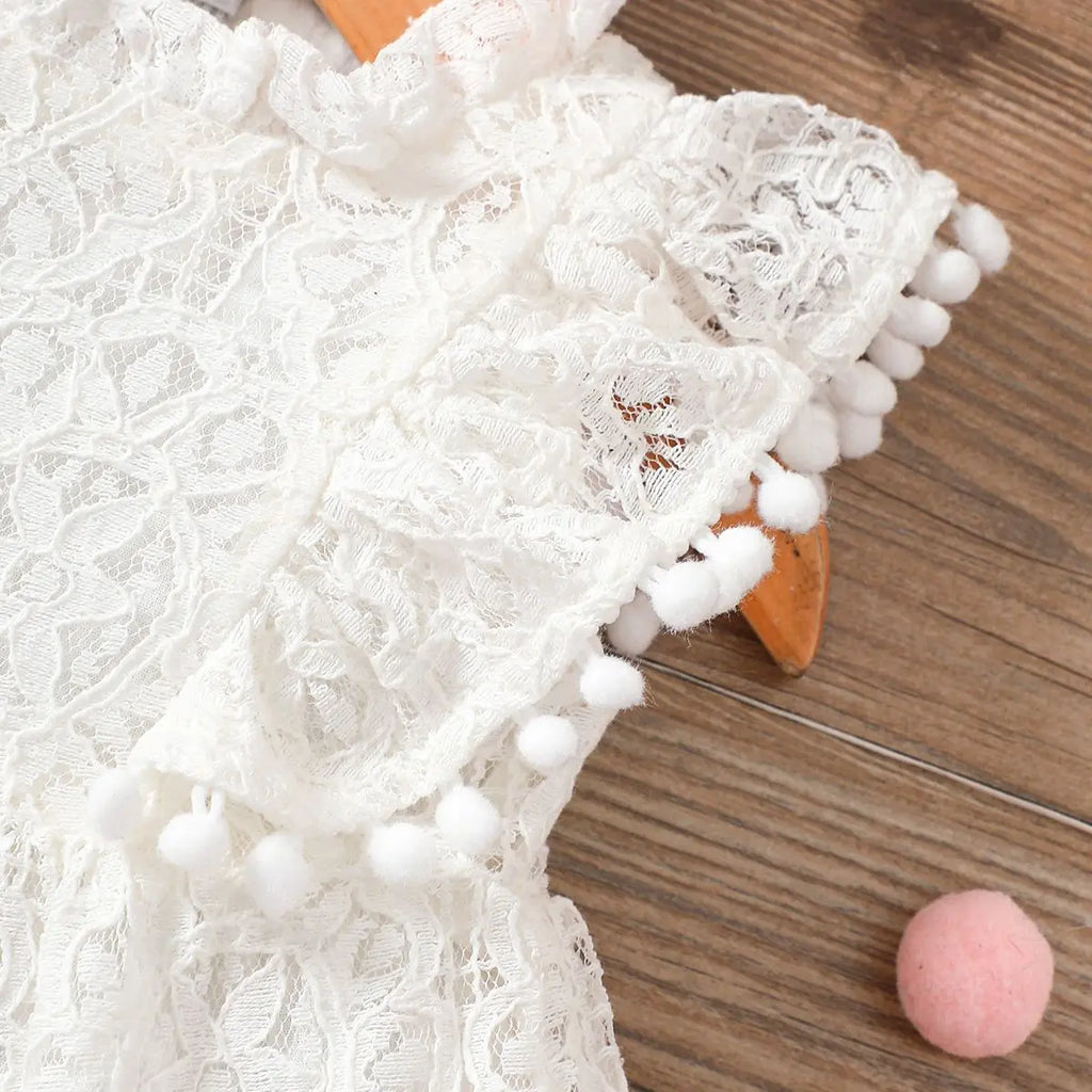 Summer New Baby Girl Solid Color Flying Sleeve Princess Dress Small Ball Lace Lace Cute Dress