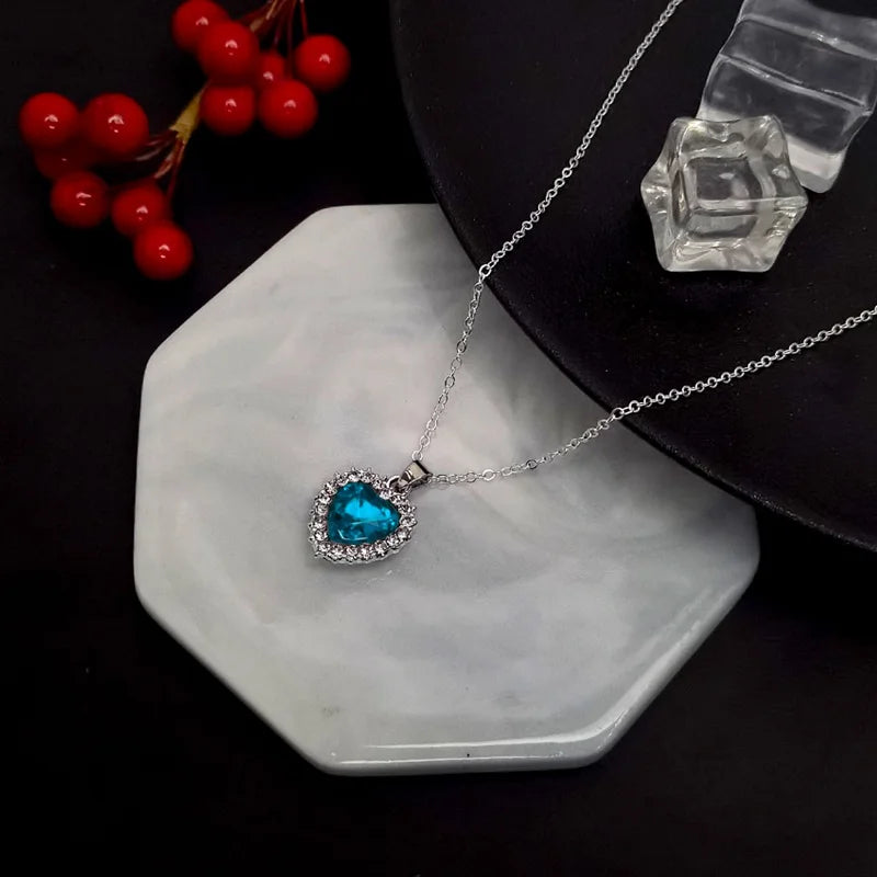Exquisite Luxury OL Rhinestone Crystal Heart Pendants Necklaces for Women Party Jewelry Gifts