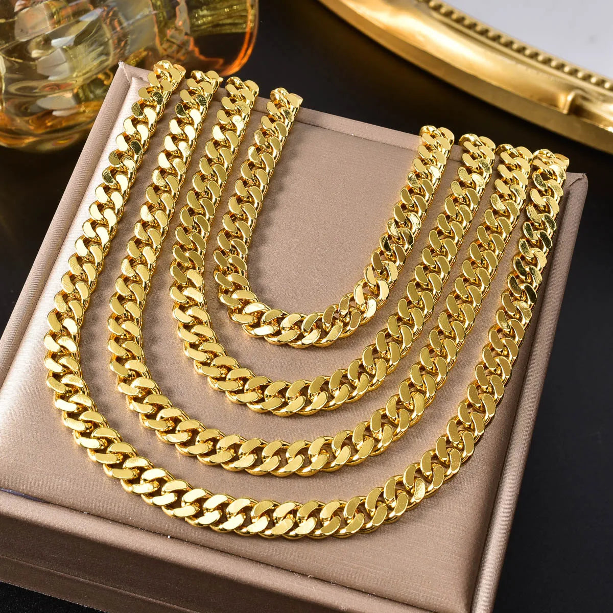Italian 750 Cuban Chain Necklace For Men And Women Luxurious 18k Gold-Plated Hip-Hop Punk Suitable For Parties New Year Jewelry