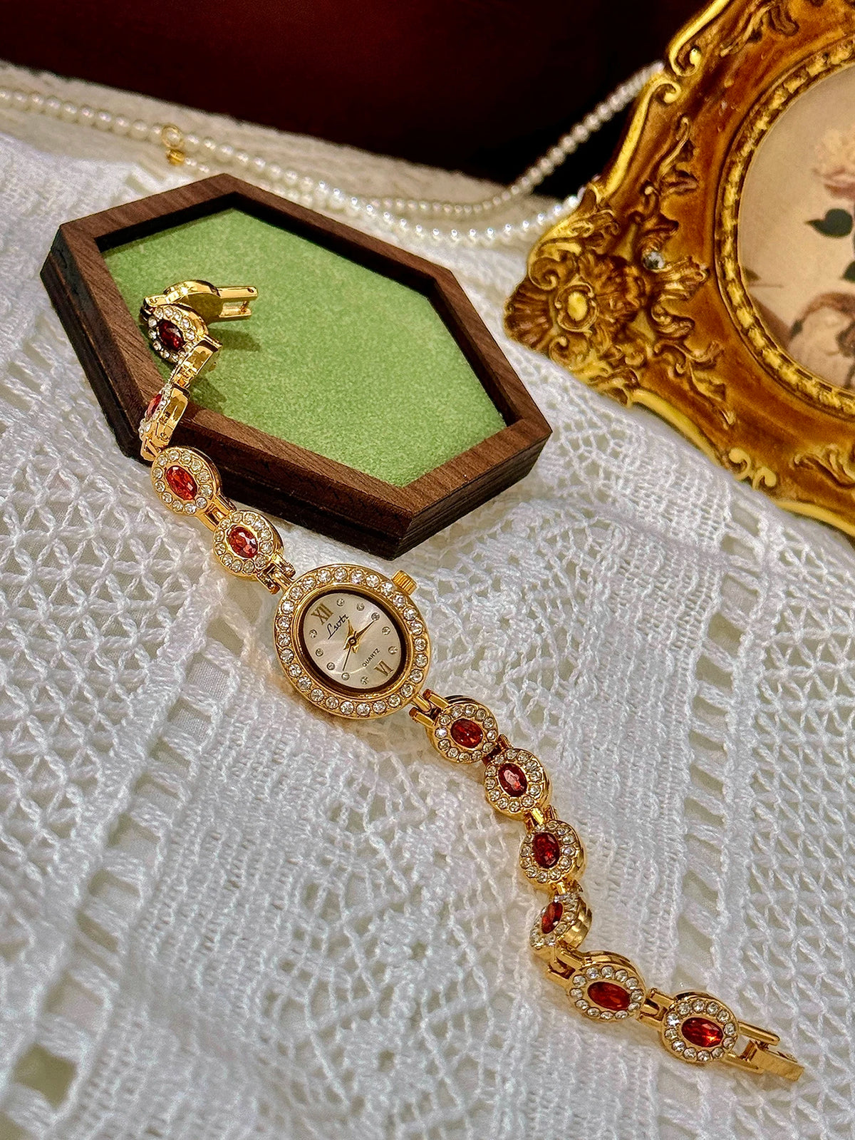 1 Piece of New High-End Colorful Tourmaline Gemstone Rhinestone-Encrusted Light Luxury Retro Elegant Fashion Women's Watch with an Oval Dial, Suitable for Daily Wear, Parties, Vacations, and Other Occasions to Decorate the Wr