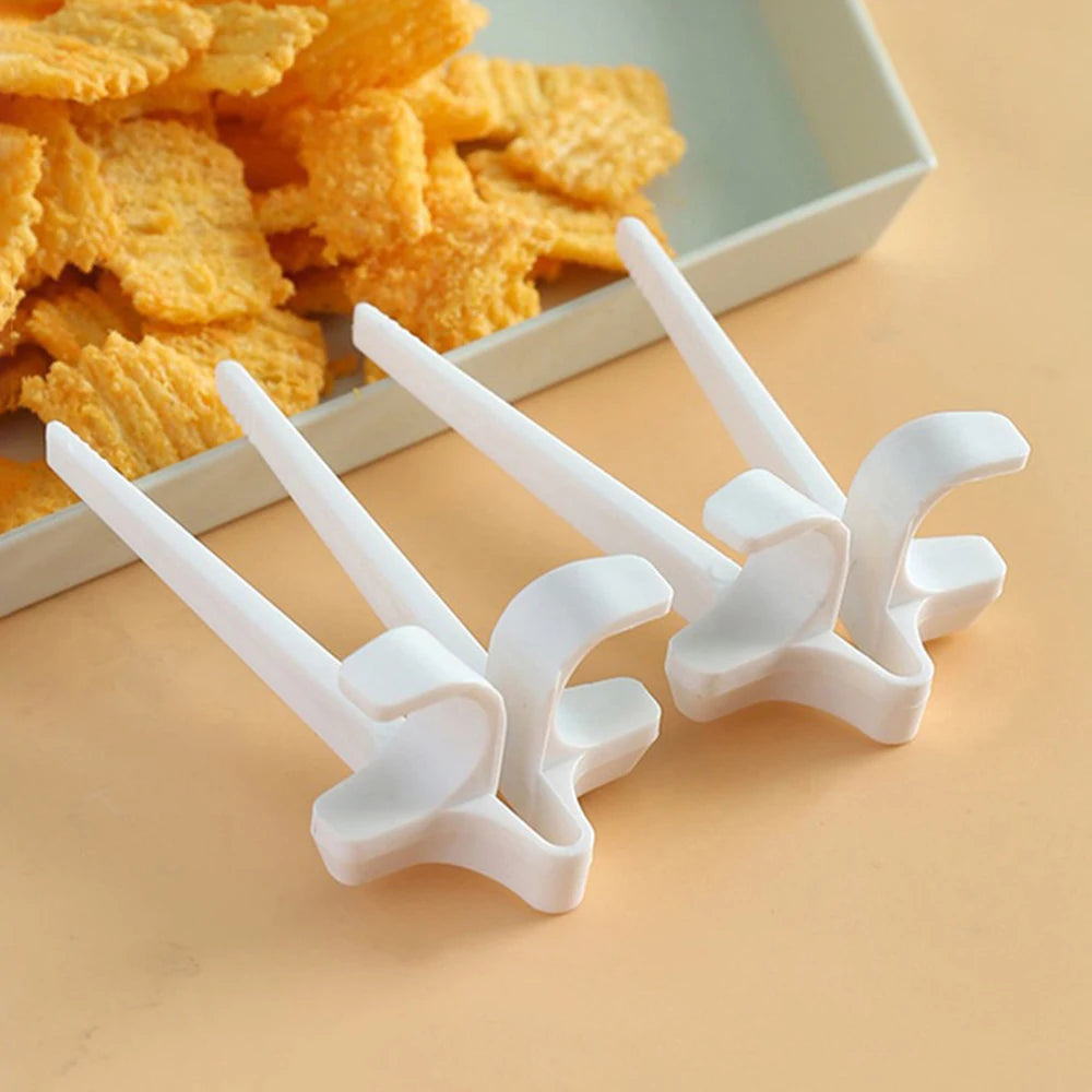 1PC Playing The Game With Chopsticks. The Clips Are Not Dirty The Chopsticks And The Clips Home Kicthen