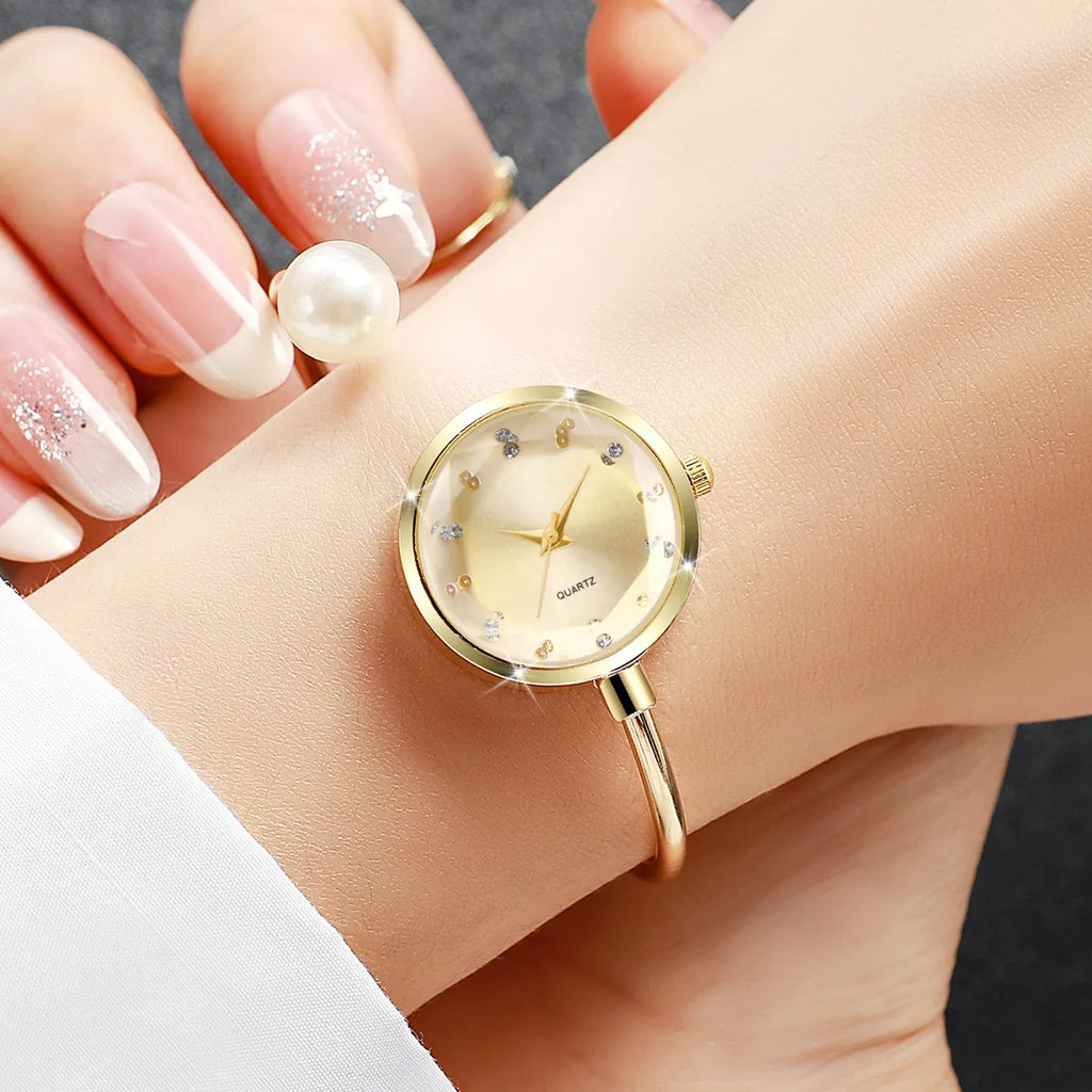 4pcs Elegant Pearls Women Watch Jewelry Set Fashion Opening-cuff Bangle Ladies Quartz Wristwatches Relogio Feminino（Without Box）