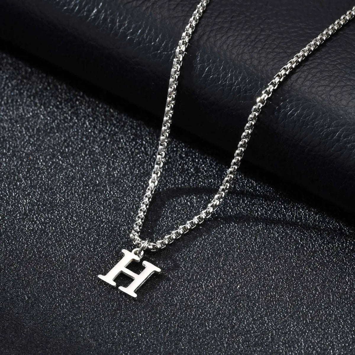 Vnox Simple A-Z Letter Necklace for Men, Waterproof Stainless Steel 26 Letters Pendant Necklace，Men’s Minimal Initial Necklace