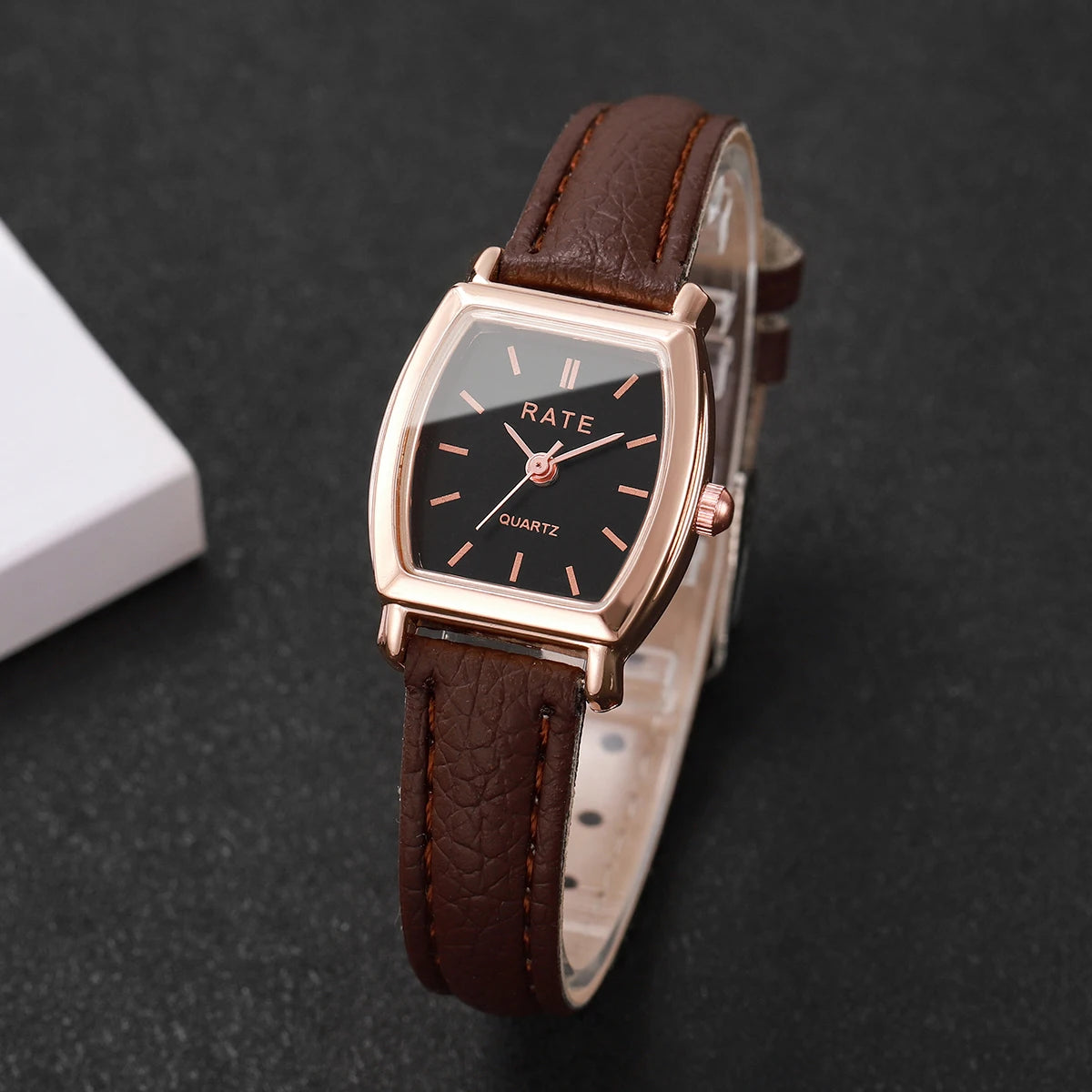 Elegant Women's Watch Minimalist Leather Strap Quartz Wristwatch Casual Dress Watches