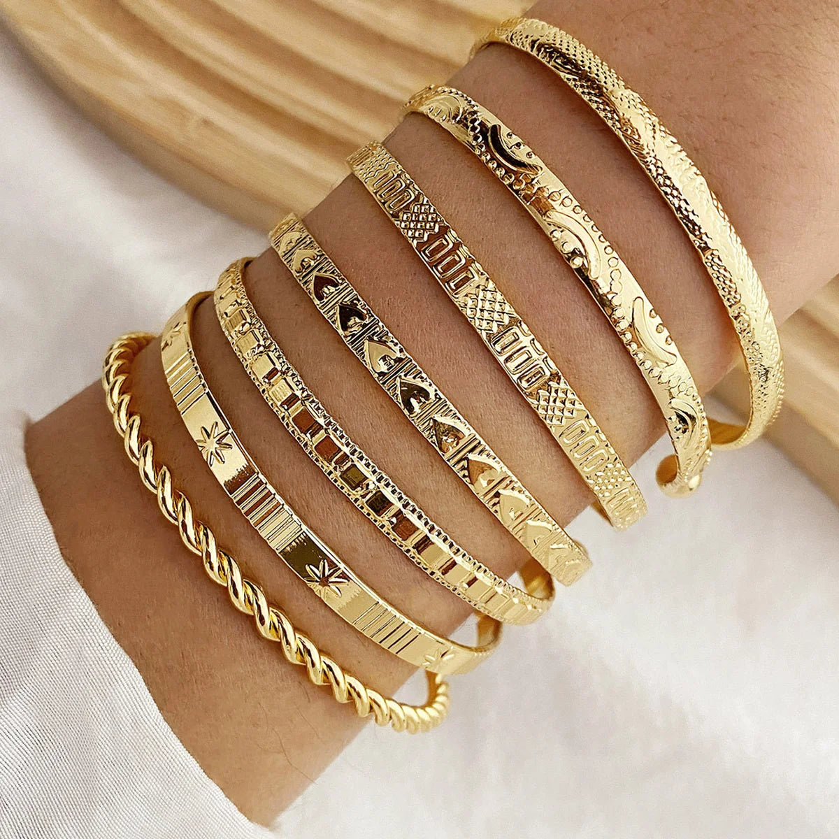 Boho Chic Gold Color Minimalist Bracelets Set for Women Retro Hip Hop Geometric Stackable Bracelet Daily Wear Party Jewelry Gift