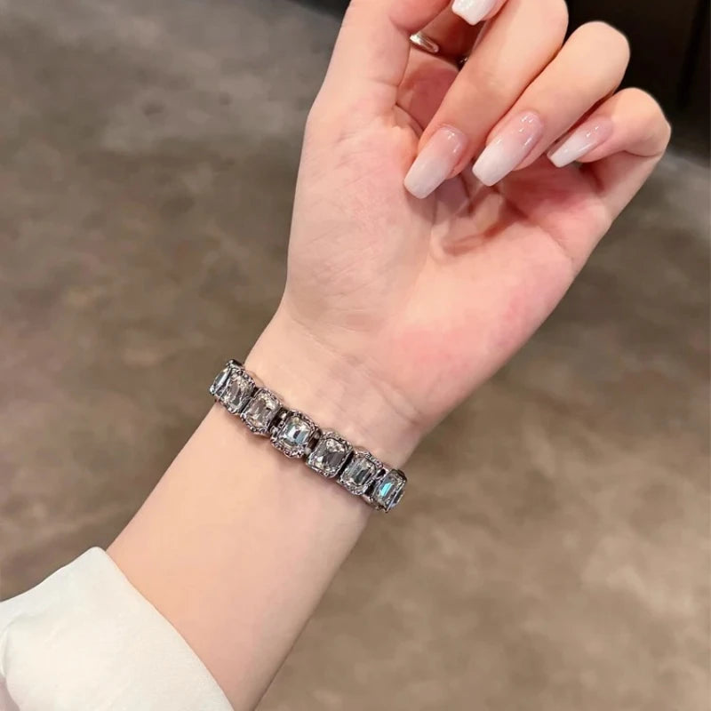 Elastic Diamond Strap For Apple Watch Band 38mm 40 41 42 44 45 46 49mm Women Jewelry Bracelet iWatch Series 12 11 10 9 8 7 6 5 4
