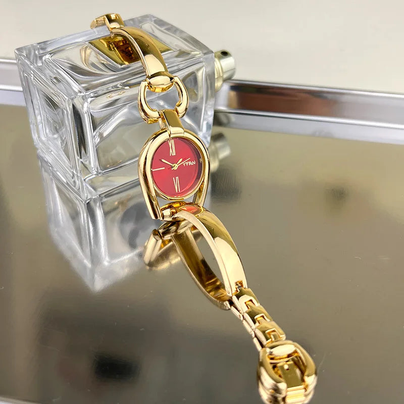 Fashionable Retro Button Wristband Bracelet Quartz Watch for Women Casual High-End Feel New Model Women's Watch Bracelet