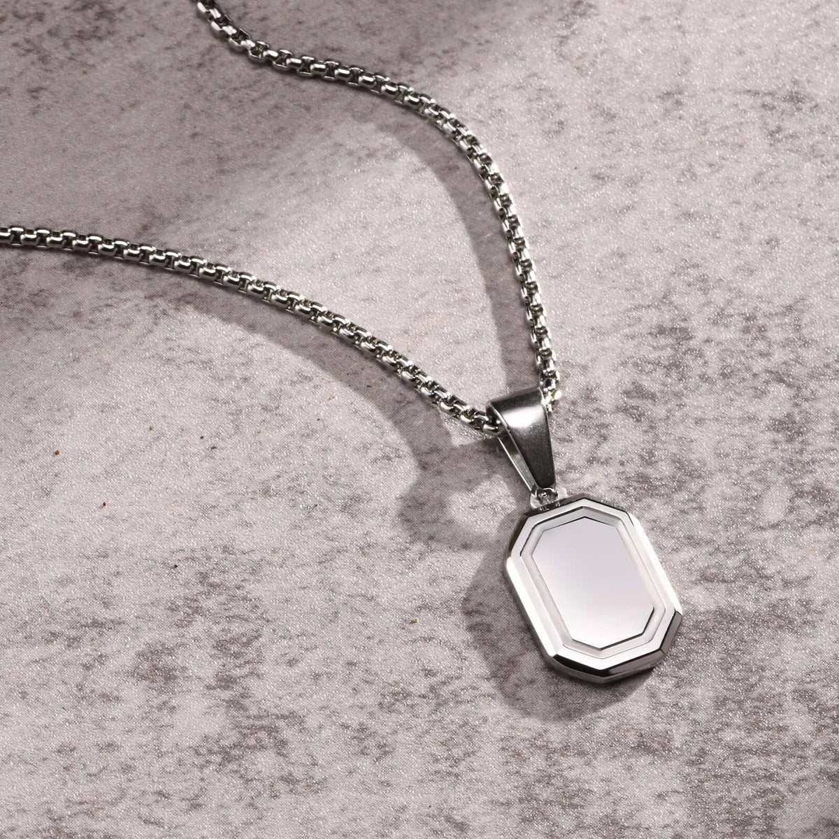 Vnox Small Dogtags Pendant Necklaces for Men, Black Silver Color Stainless Steel Military Dog Tag with Box Chain Gift to Him